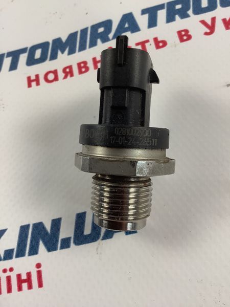 Датчик давления топлива в топливном рельсе BOSCH (Common Rail) 0281002930 фото